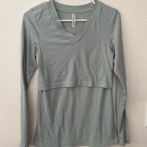 Latched Mama nursing long sleeve top light blue XS